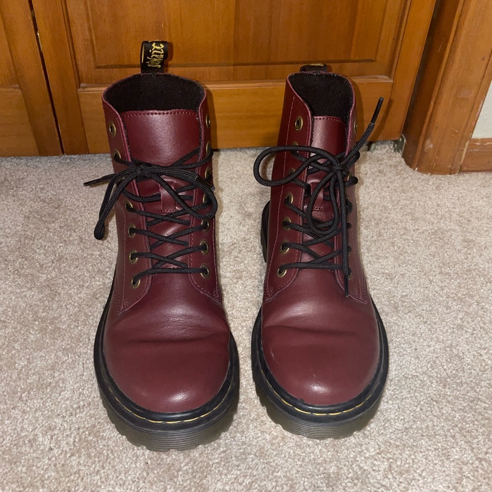 Doc marten boots maroon